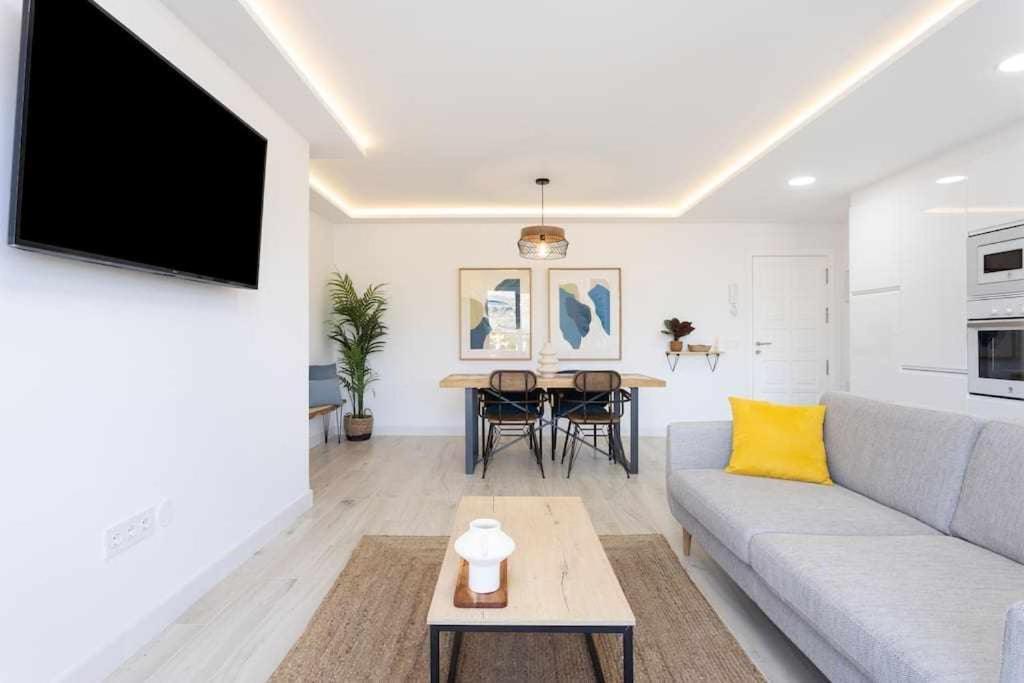 Sunnyland Apartment Arona Cho Екстериор снимка