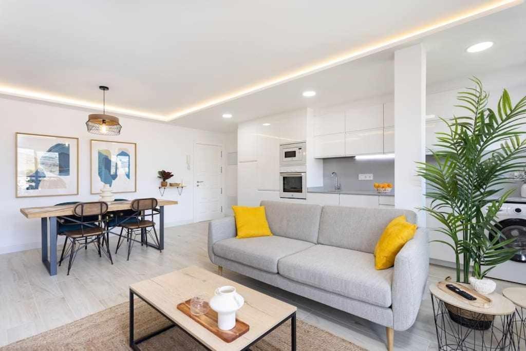 Sunnyland Apartment Arona Cho Екстериор снимка