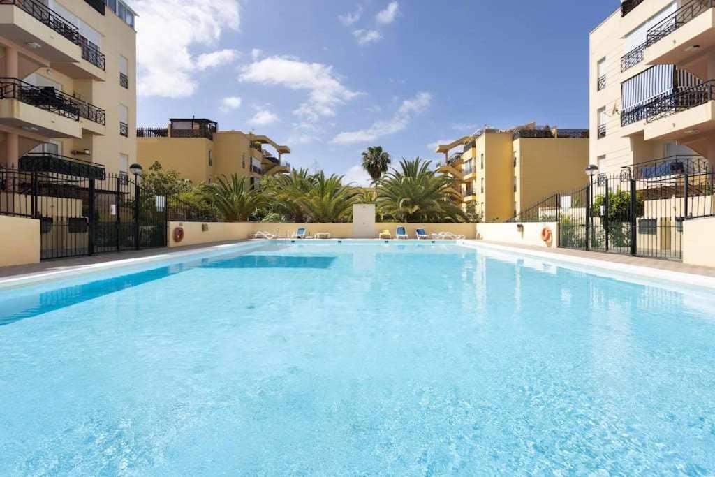 Sunnyland Apartment Arona Cho Екстериор снимка