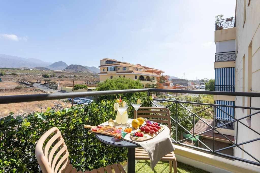 Sunnyland Apartment Arona Cho Екстериор снимка