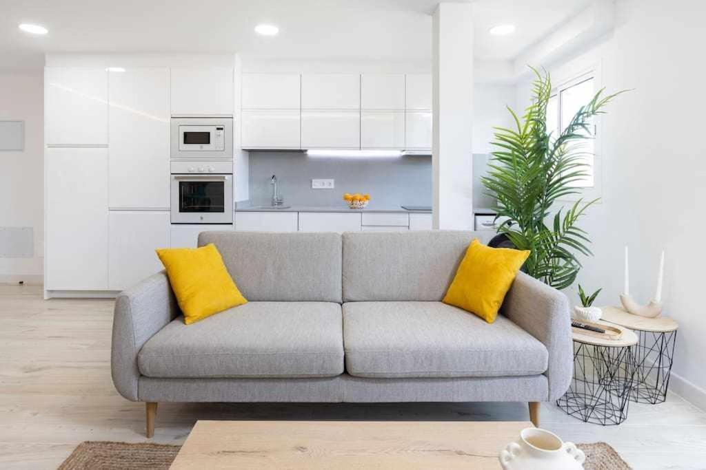 Sunnyland Apartment Arona Cho Екстериор снимка