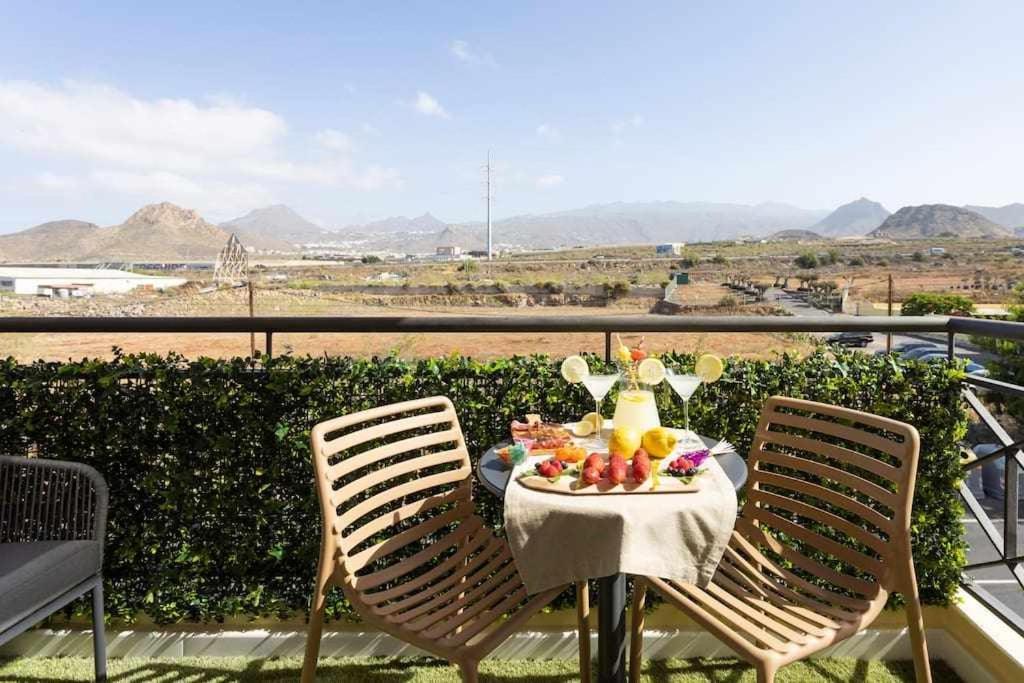 Sunnyland Apartment Arona Cho Екстериор снимка